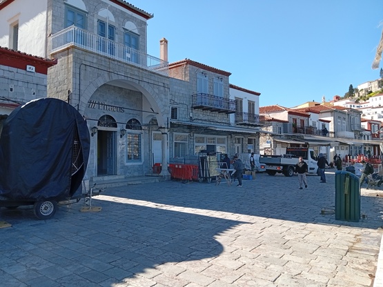 Η Ύδρα μετατρέπεται σε τηλεοπτικό πλατό ...