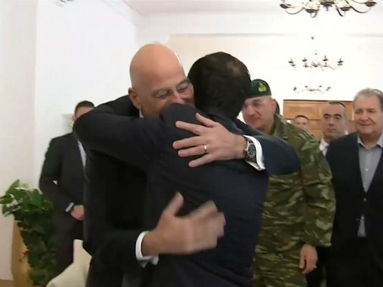 Δένδιας σε Χριστοδουλίδη: Η Ελλάδα θα δώ...