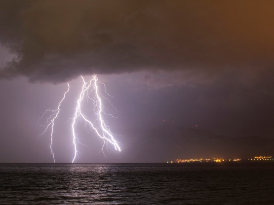 Δυτική Ελλάδα: Ξέσπασμα καταιγίδων για 2...