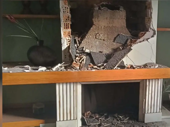 Πρέβεζα: Κεραυνός χτύπησε σπίτι - Κατέρρ...