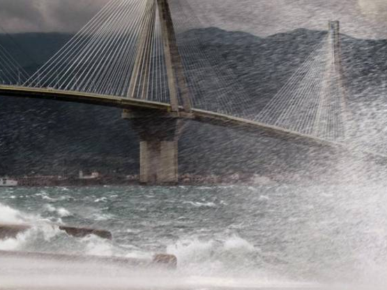 Καιρός: Θυελλώδεις άνεμοι τη νύχτα με κρ...