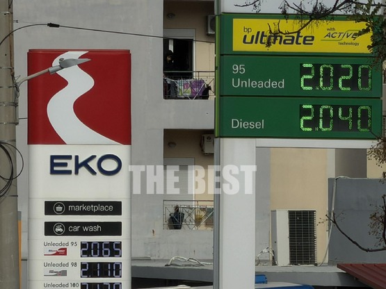 Βαθιά το χέρι στην τσέπη! Έσπασε το φράγ...