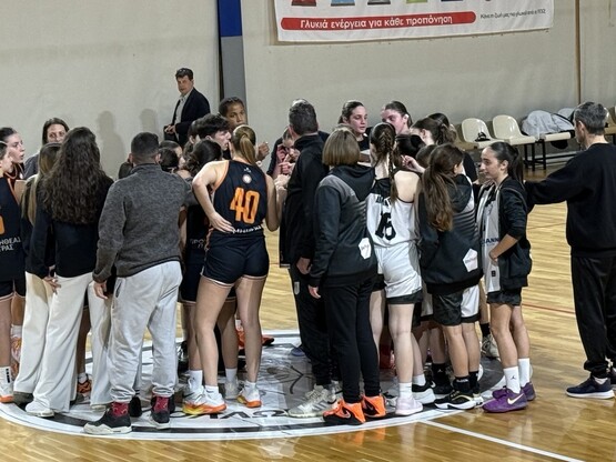 Οι κορασίδες του Προμηθέα νίκησαν τον Απ...