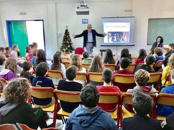 Δεκατρία χρόνια οδοιπορικού του Άγγελου ...