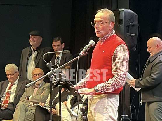 Πάτρα: Ο Κωνσταντίνος Μάγνης παρουσίασε ...