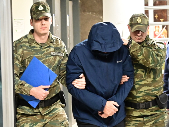 Ο σμήναρχος είχε πάρει 25.000 ευρώ από τ...