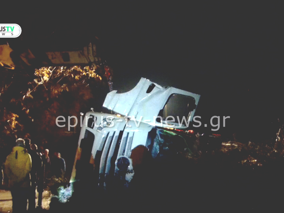 Άρτα: Νεκρός οδηγός νταλίκας σε ανατροπή...