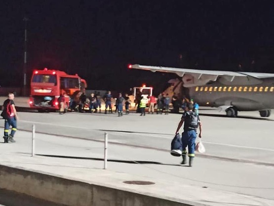 Φωτιά-Ζήρια: Πυροσβέστες από τη Θεσσαλον...