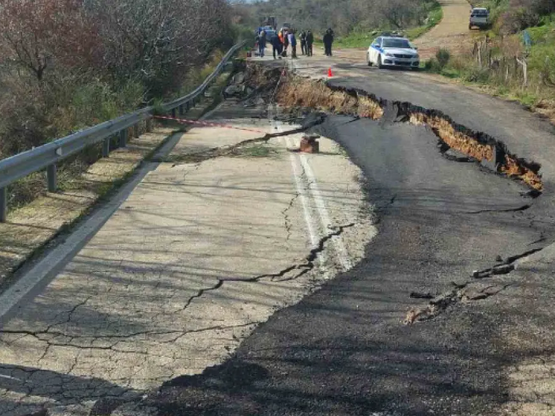 Ηλεία: Aποκλεισμένη η Δίβρη λόγω καθίζησ...