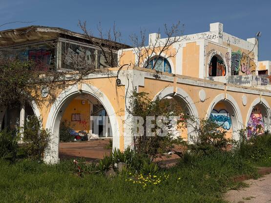 Ο δήμος "ξε-αραχνιάζει" τη δημ...