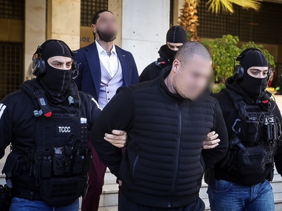 Φοινικούντα: Στο «κάδρο» και δύο γυναίκε...