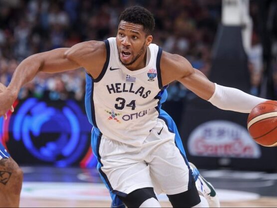 Ο Γιάννης Αντετοκούνμπο στους πρώτους 20...