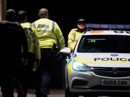 Βρετανία: Γόνος πλούσιας οικογένειας σκό...