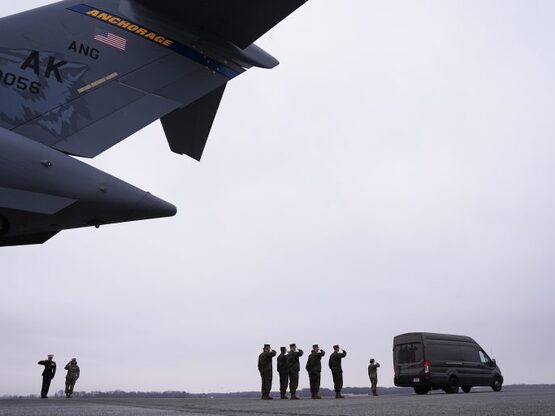 Οι ΗΠΑ εξετάζουν χερσαία επιχείρηση για ...