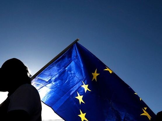 Ένας στους δύο πολίτες στην ΕΕ απαισιόδο...