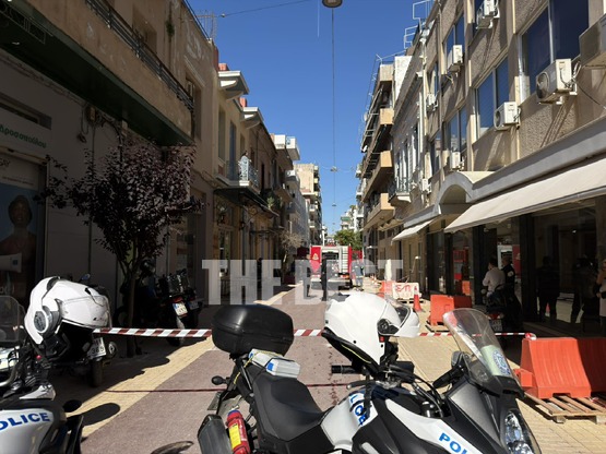 Πάτρα: Εκρήξεις και καπνοί σε φρεάτιο στ...