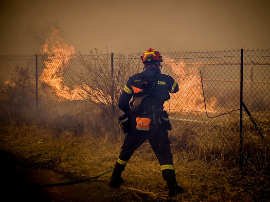 Κερατέα: Η φωτιά ξεκίνησε από κομμένο κα...