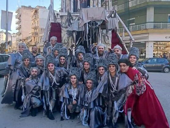 Ένα Καρναβαλικό Ξενοδοχείο Φαντασμάτων σ...