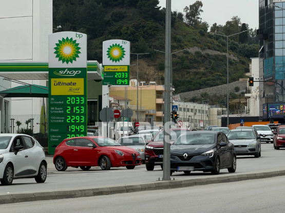 Στα ύψη οι τιμές στα βενζινάδικα της Πάτ...