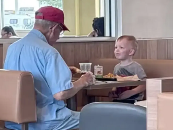 Το βίντεο που συγκίνησε το TikTok: 3χρον...