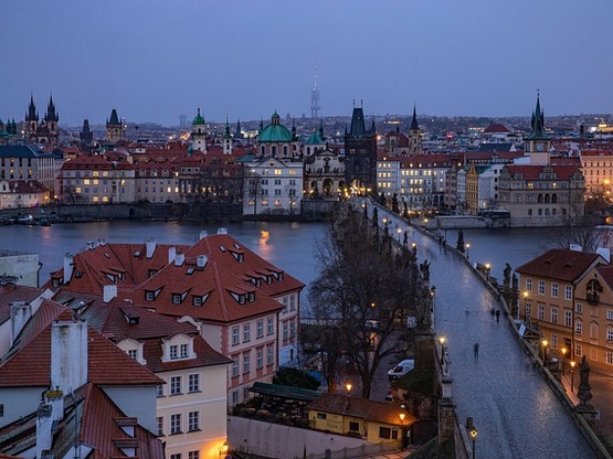 7 πόλεις που κάνουν τη μαγεία των Χριστο...