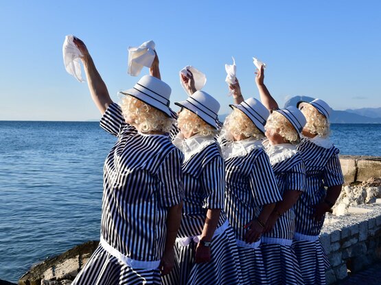 «Μερικοί το προτιμούν… Ξανθό!» – Οι ΣΦήγ...