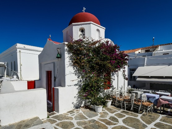 Τρία νησιά για μαγευτικό Πάσχα με ανοιξι...