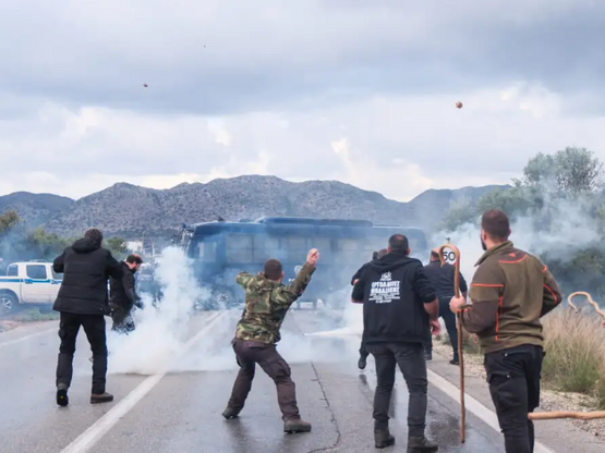 Interview: Στο πλευρό των αγροτών το 76%...