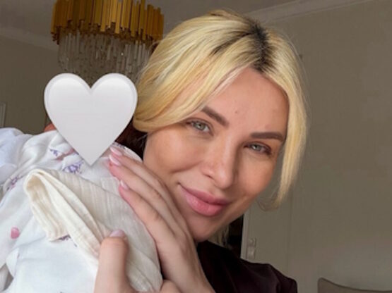 Κατερίνα Καινούργιου: Ποζάρει αμακιγιάρι...