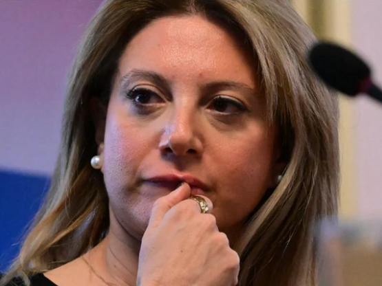 Καρυστιανού: Η λέξη κόμμα και το όνομά μ...