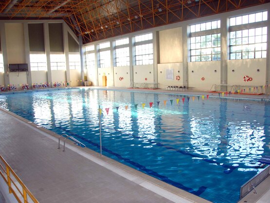 Ξεκίνησαν τα μαθήματα κολύμβησης Δημοτικ...