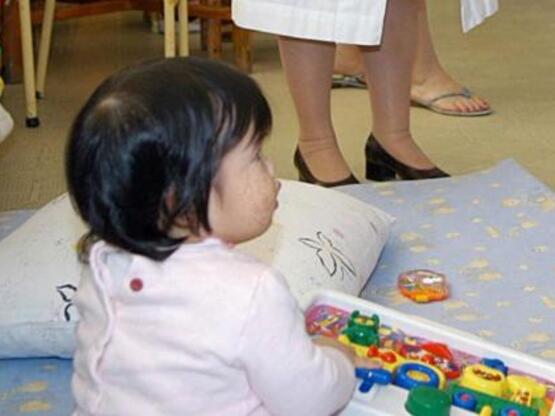 Βρέφη εγκλωβισμένα στα αζήτητα μαιευτηρίων