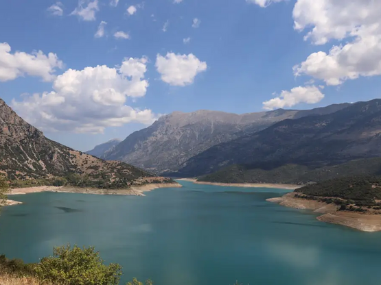 Λίμνη Μόρνου: Τριπλασιάστηκαν τα αποθέμα...