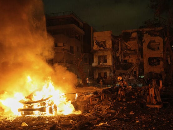 Ιράν: Γιατί ο Τραμπ κρατά το δάχτυλο μακ...