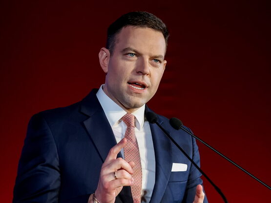 Ο Στέφανος Κασσελάκης προτείνει την αλλα...