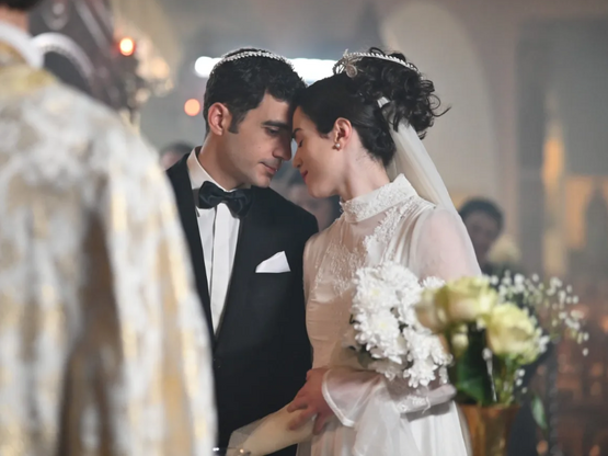 Άγιος έρωτας: Ο Χάρης και η Αναστασία πα...