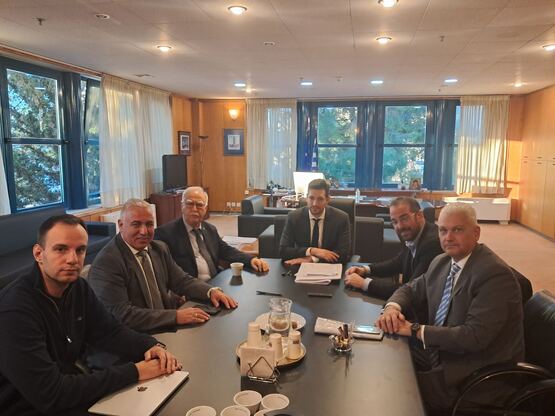 Συνάντηση στο Υπουργείο Μεταφορών για τη...