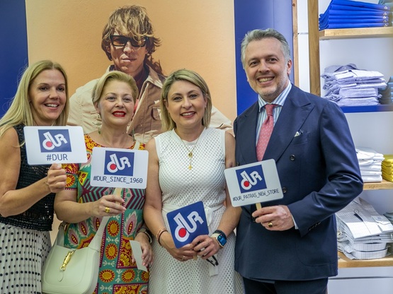 Φλας στο opening του ολοκαίνουριου κατασ...