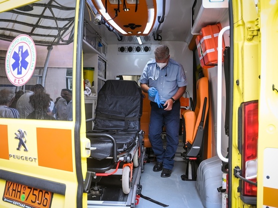 Κορωπί: Καταγγελία δύο νεαρών ότι δέχθηκ...