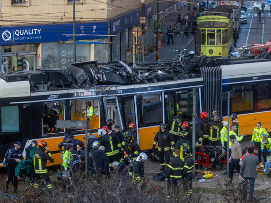 Ιταλία: Σε λιποθυμία του οδηγού φέρεται ...