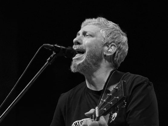  Κατάμεστο το Συνεδριακό Κέντρο στην εμφ...