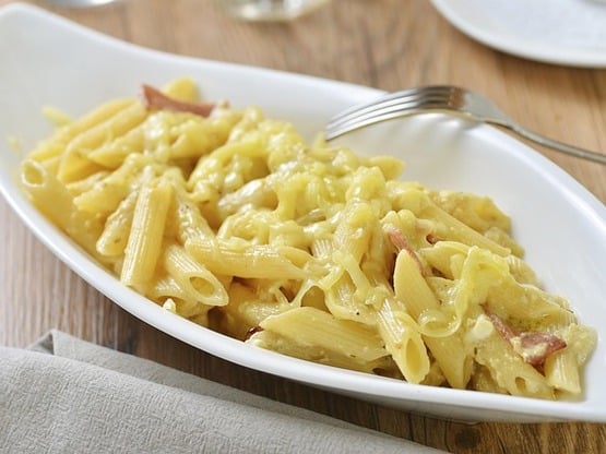 Σπιτικά μακαρόνια με τυρί σε πέντε απλά βήματα