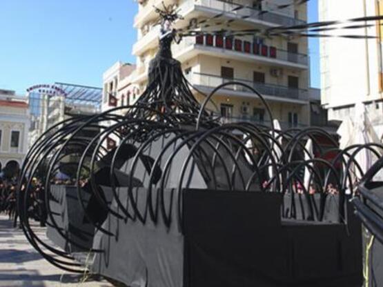 Εντυπωσίασε και σάρωσε τα βραβεία το γκρ...