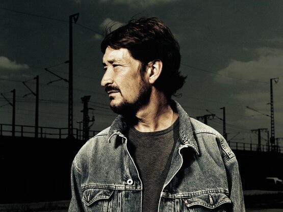 Πέθανε ο τραγουδοποιός Κρις Ρία, δημιουρ...