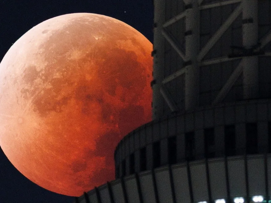 «Ματωμένο Φεγγάρι»: Έρχεται ολική έκλειψ...