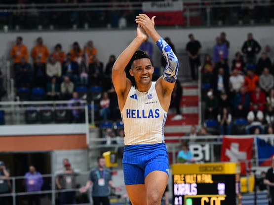 Ασημένιος ο Εμμανουήλ Καραλής με 6,05 μ....