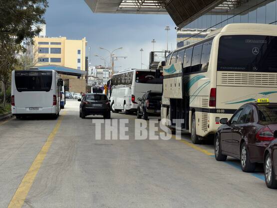 Ποδηλατόδρομος στην Πάτρα και στη μέση σ...