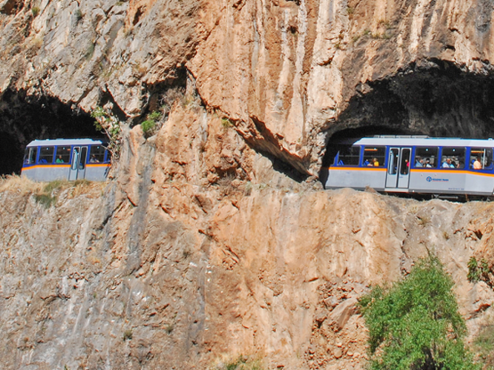 Τα Καλάβρυτα «στενάζουν» λόγω Οδοντωτού-...