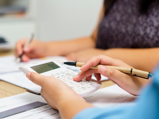 Τέλος η «ομηρία» από χρέη για νοικοκυριά...