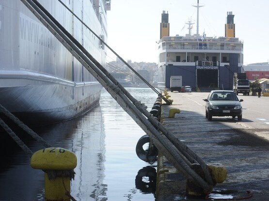Απαγορευτικό απόπλου – Δεμένα τα πλοία ...